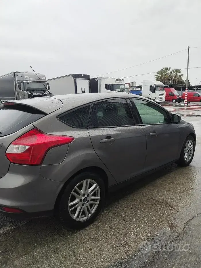 Usata Ford Focus 95 CV (69 kW) 2013 Berlina