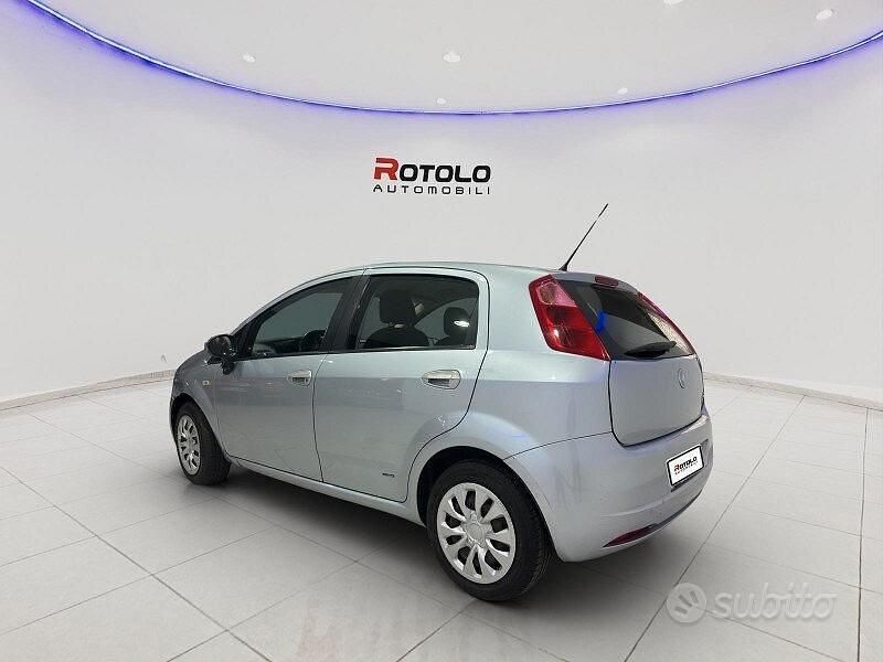 Usata Fiat Grande Punto Dynamic 65 CV (47 kW) 2007 Grigio Utilitaria