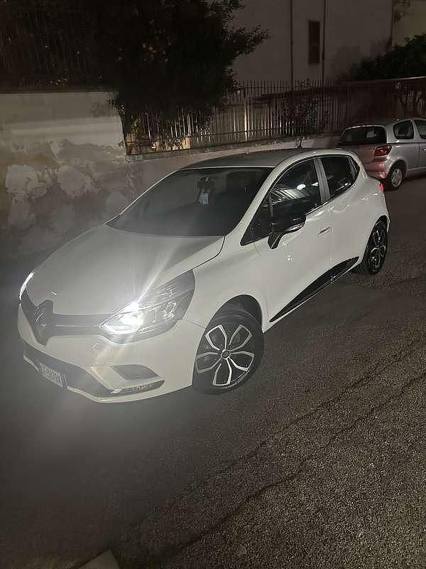 Usata 2015 Renault Clio IV Berlina | 7000 € (Ottimo prezzo) - Immagine 1/4