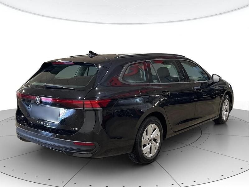 Usata VW Passat 150 CV (110 kW) 2024 Nero Station wagon