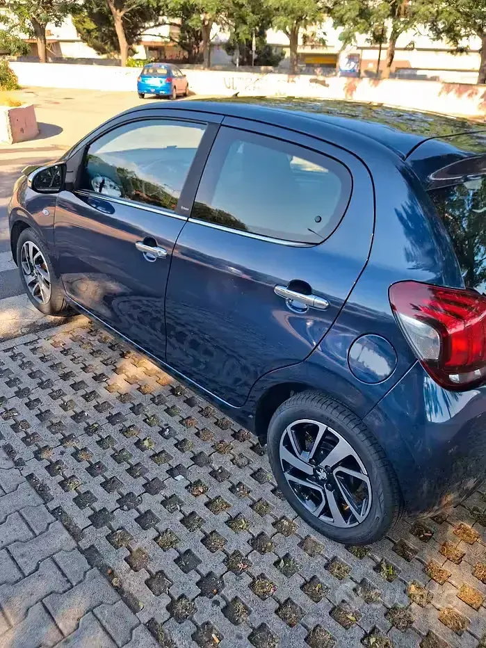 Usata Peugeot 108 Allure Top 69 CV (50 kW) 2016 Bluazzurro Utilitaria