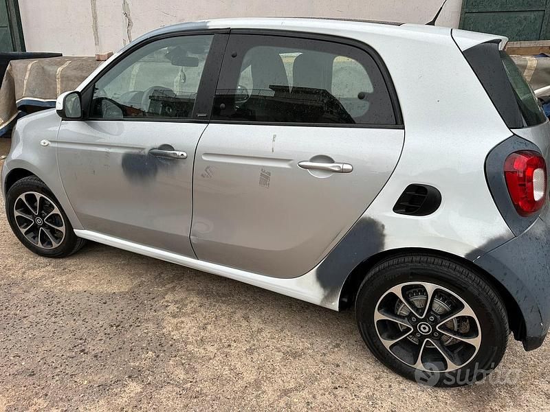 Usata Smart ForFour 2017 Grigio Utilitaria