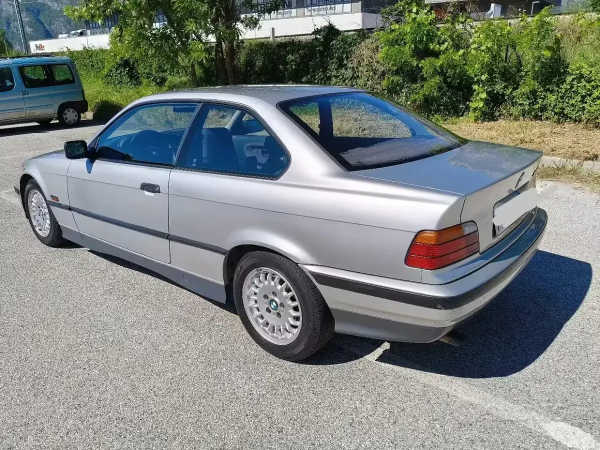 Usata BMW 320 150 CV (110 kW) 1993 Grigio Coupé
