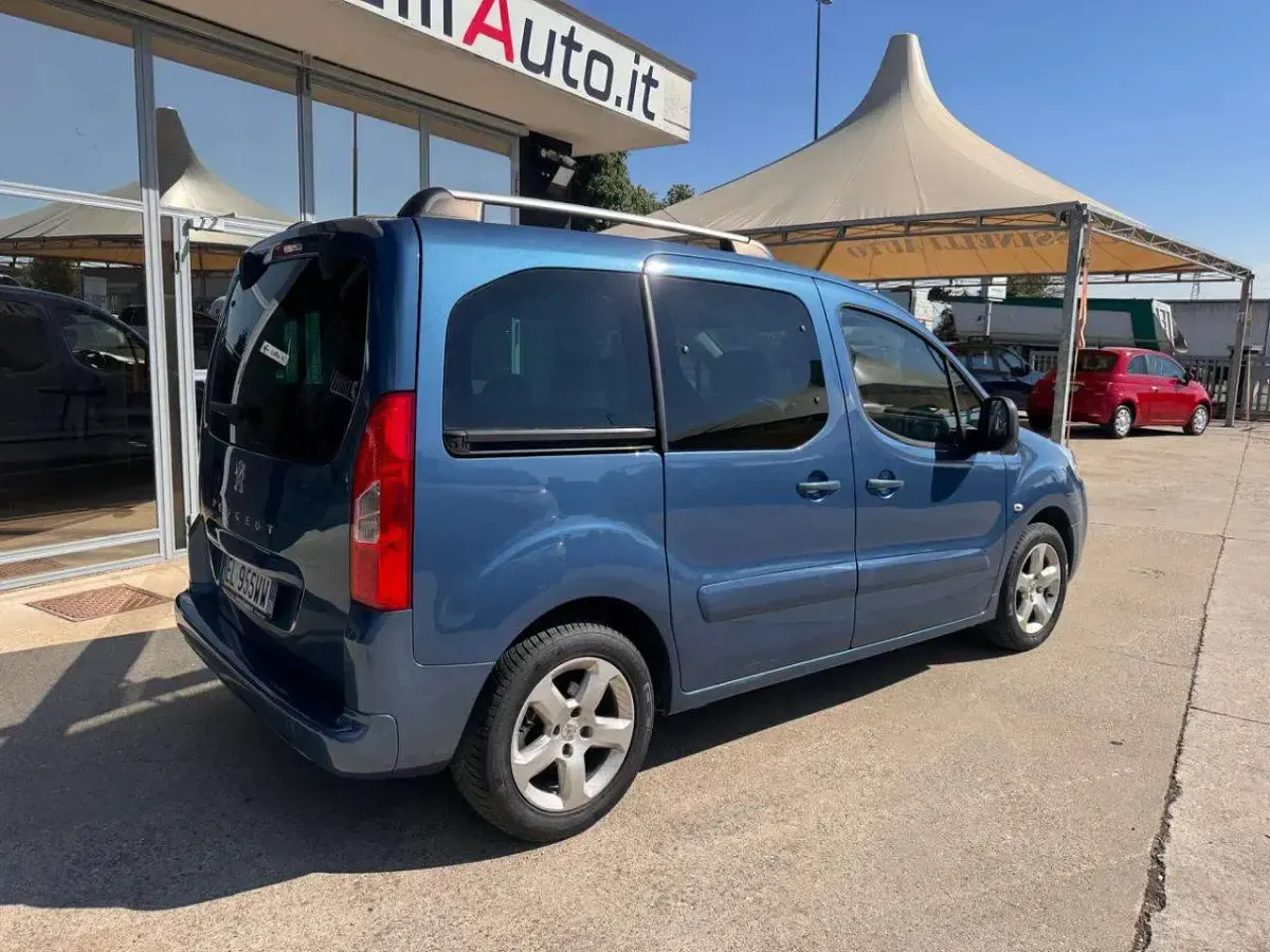 Usata Peugeot Partner Tepee Family 116 CV (85 kW) 2012 Azzurro Monovolume