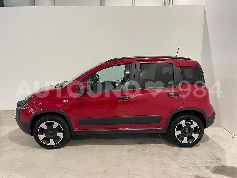 Usata Fiat Panda Cross Cross 69 CV (50 kW) 2023 Rosso Utilitaria
