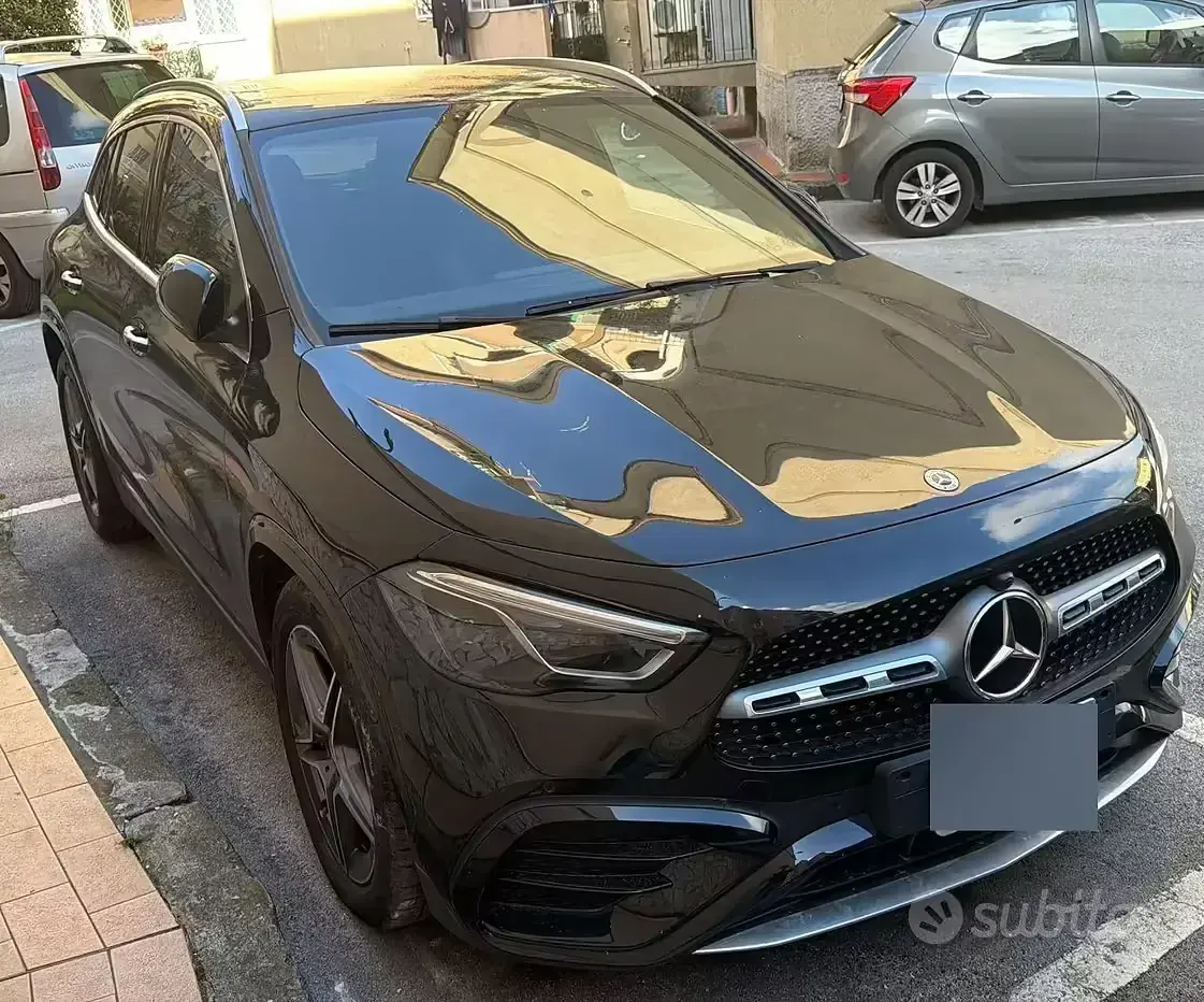 Usata Mercedes GLA180 Advanced Plus 116 CV (85 kW) 2024 Nero SUV