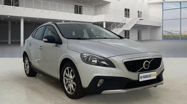 Usata Volvo V40 CC Business Edition 120 CV (88 kW) 2018 Argento metallizzato Station wagon