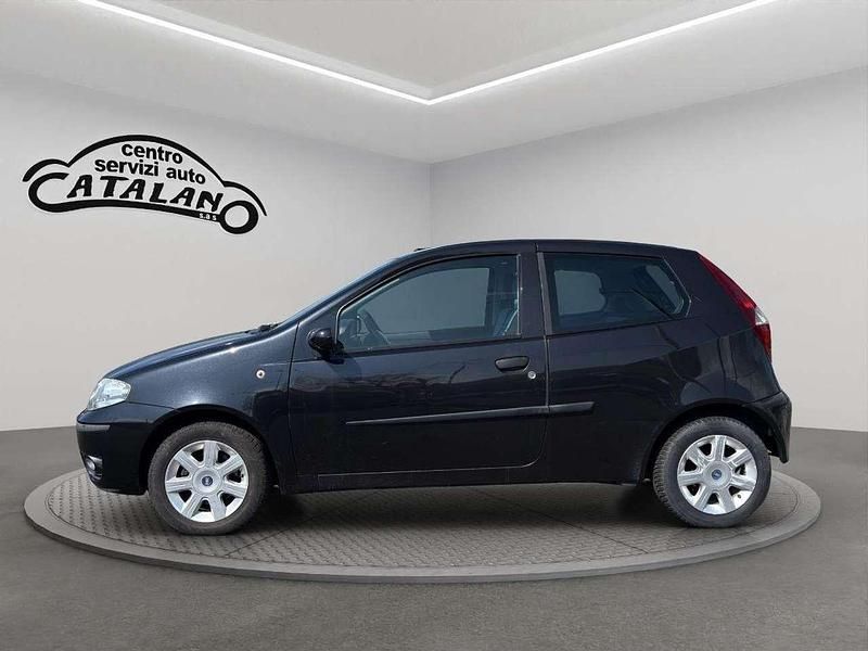 Usata Fiat Punto Dynamic 69 CV (50 kW) 2005 Nero Utilitaria