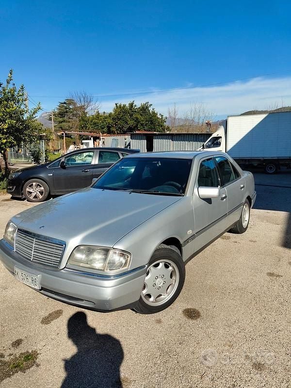 Usata Mercedes C250 1995 Grigio Berlina