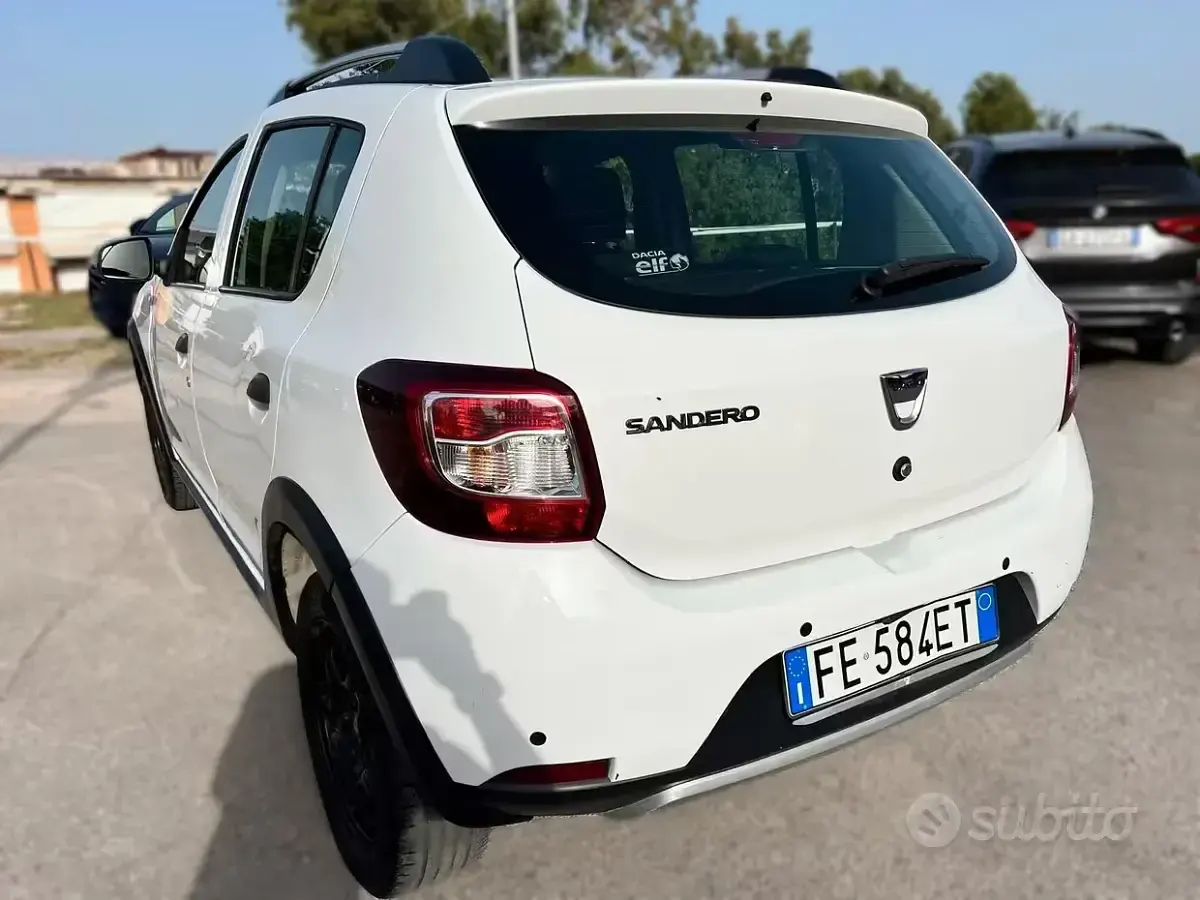 Usata Dacia Sandero Stepway 90 CV (66 kW) 2016 Bianco Berlina