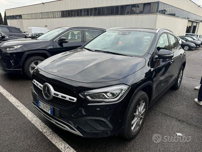 Usata Mercedes GLA180 Business 116 CV (85 kW) 2022 Nero SUV
