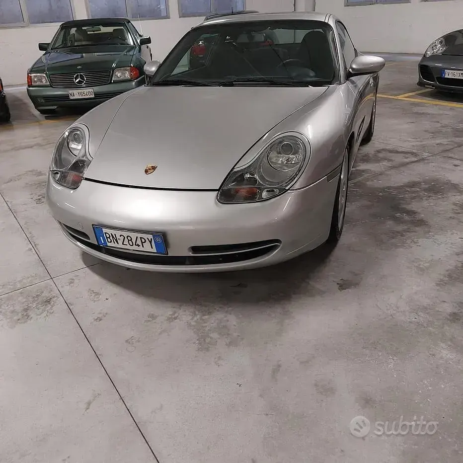 Usata Porsche 911 Carrera 4 300 CV (220 kW) 2001 Grigio Coupé