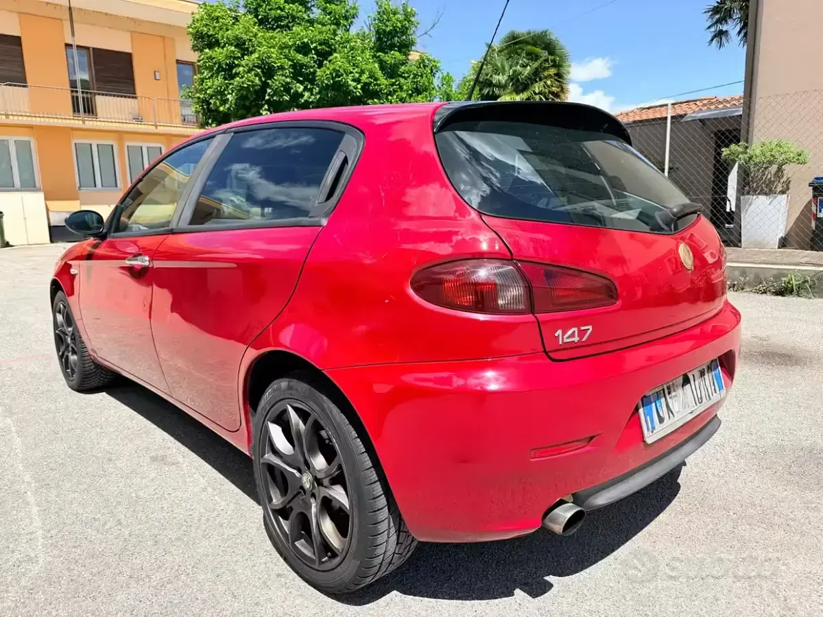 Occasion Alfa Romeo 147 120 PK (88 kW) 2008 Rood Hatchback