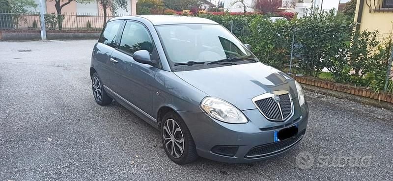 Usata Lancia Ypsilon 75 CV (55 kW) 2011 Utilitaria