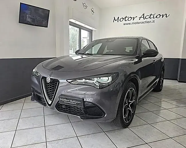Usata Alfa Romeo Stelvio Veloce 209 CV (153 kW) 2023 Grigio SUV