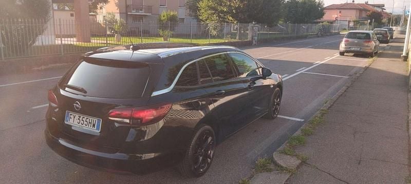 Usata Opel Astra Innovation 110 CV (80 kW) 2019 Nero Station wagon