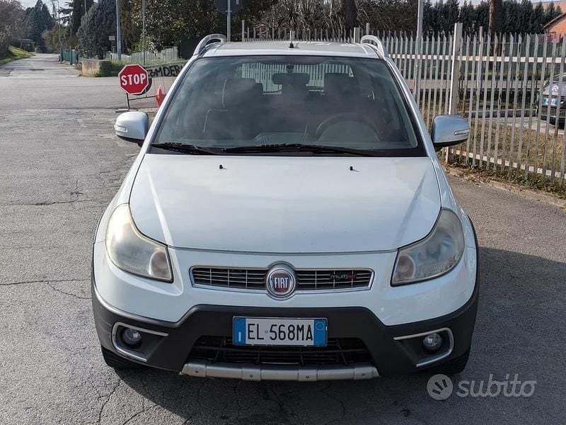 Usata Fiat Sedici 134 CV (98 kW) 2012 Bianco SUV