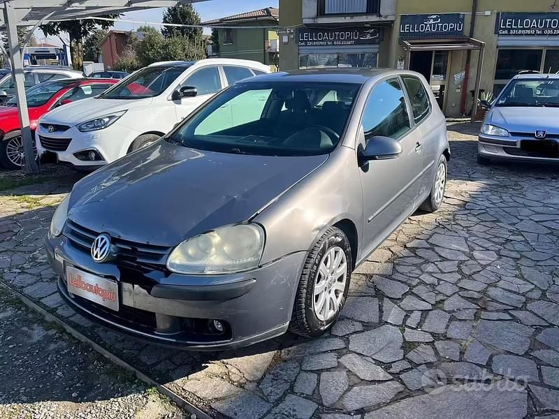 Usata VW Golf VI Comfortline 102 CV (75 kW) 2008 Grigio Utilitaria