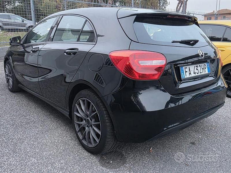 Usata Mercedes A180 122 CV (89 kW) 2015 Nero Berlina