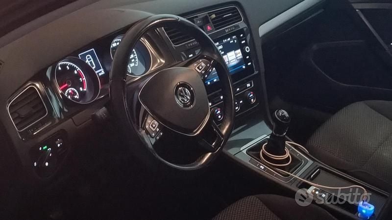 Usata VW Golf VII Trendline 86 CV (63 kW) 2017 Grigio Berlina