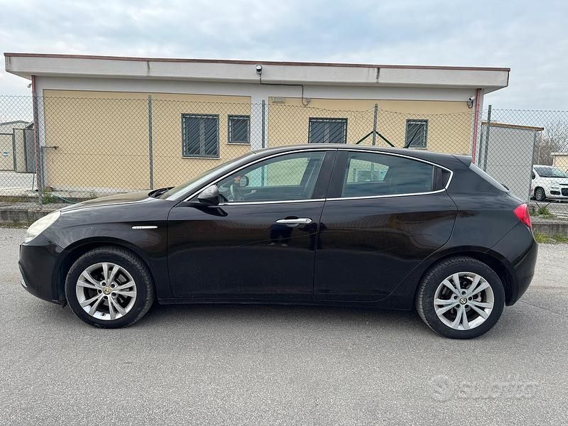Usata Alfa Romeo Giulietta 2012 Marrone Utilitaria