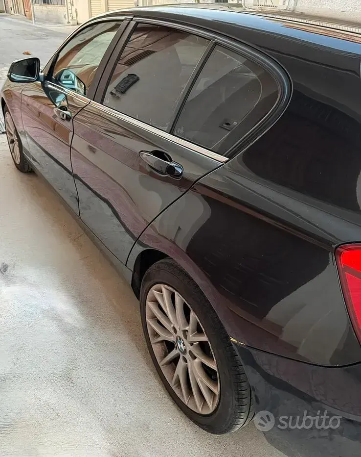 Usata BMW 118 143 CV (105 kW) 2012 Nero Utilitaria