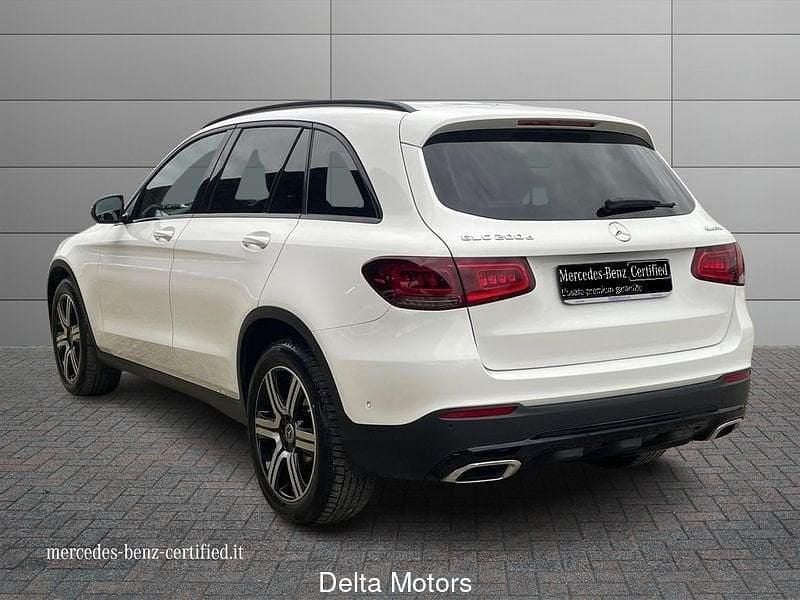 Usata Mercedes GLC200 163 CV (119 kW) 2019 Grigio selenite SUV