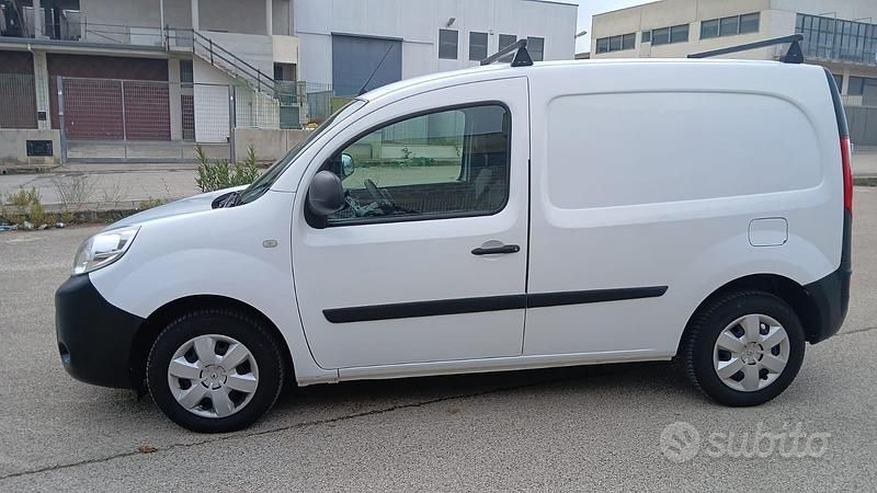 Usata Renault Kangoo LIMITED 115 CV (84 kW) 2020 Bianco Monovolume