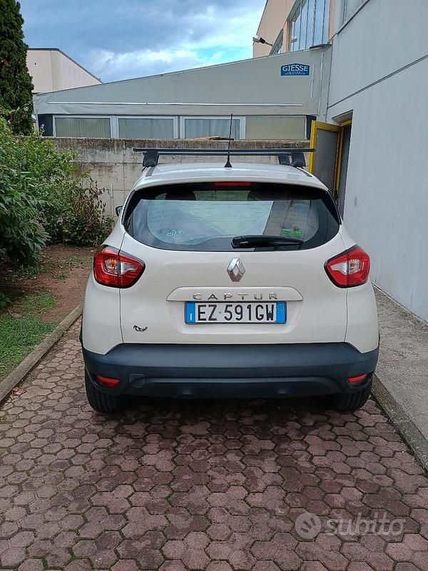 Usata Renault Captur 90 CV (66 kW) 2015 Bianco SUV