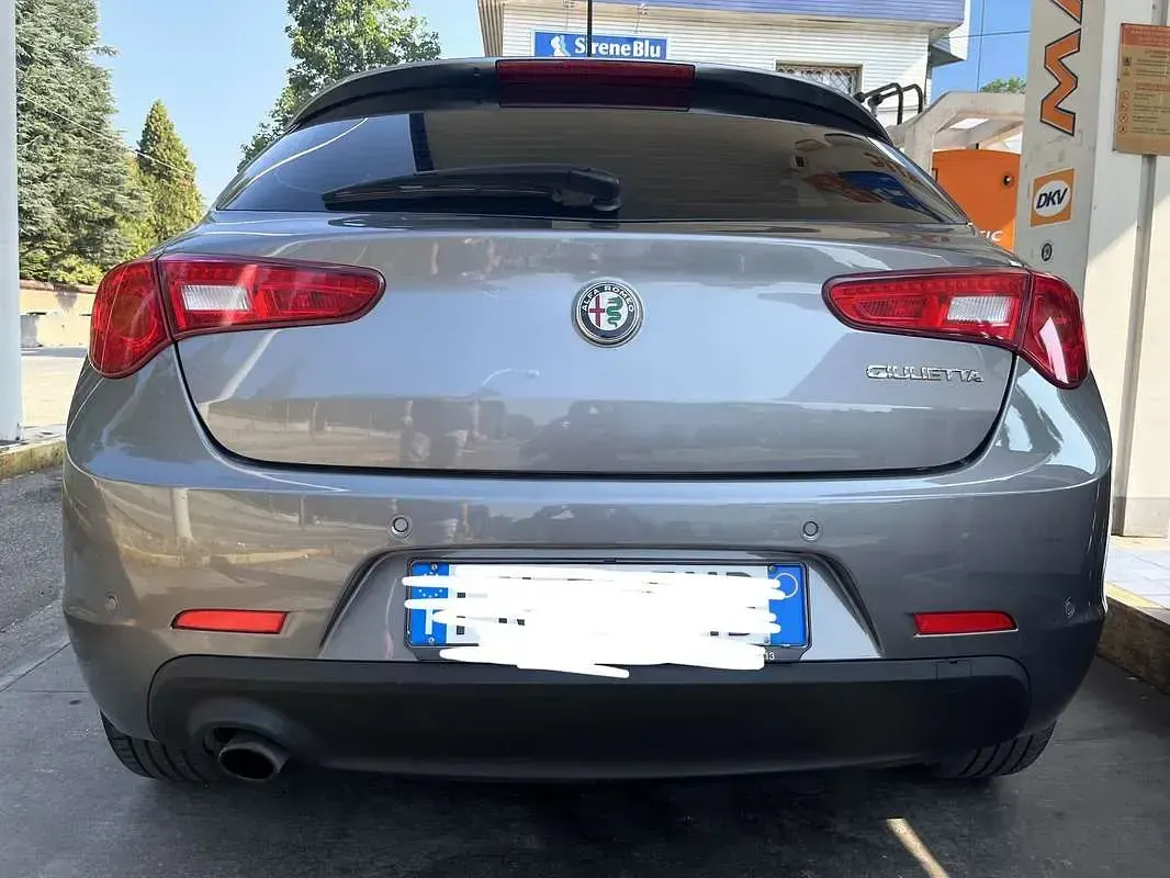 Usata Alfa Romeo Giulietta Super 120 CV (88 kW) 2018 Grigio Utilitaria