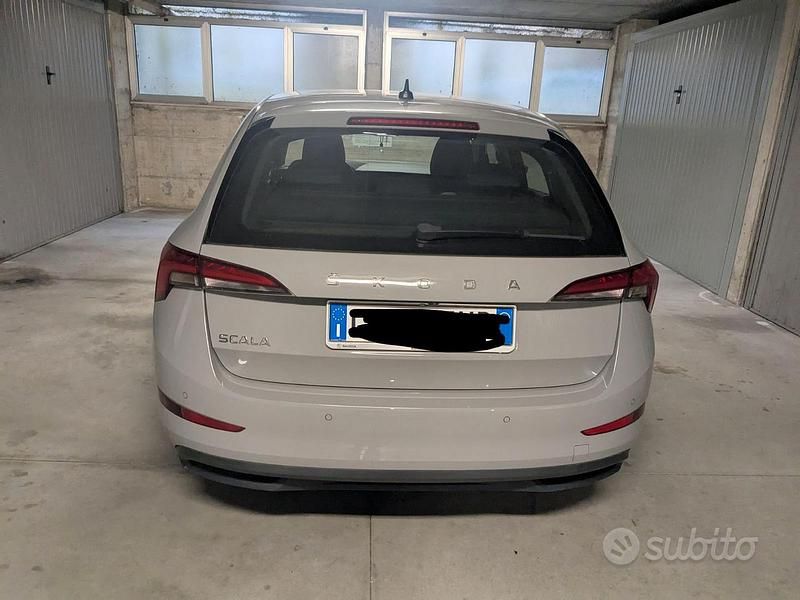 Usata Skoda Scala 95 CV (69 kW) 2022 Grigio Utilitaria