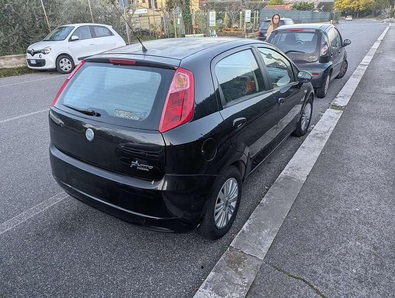 Usata Fiat Grande Punto Dynamic 90 CV (66 kW) 2006 Nero Utilitaria