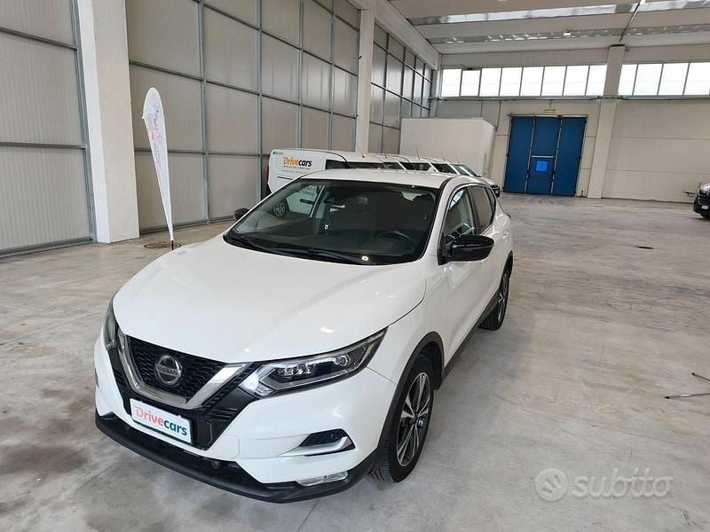 Usata Nissan Qashqai N-Connecta 140 CV (102 kW) 2021 Bianco SUV