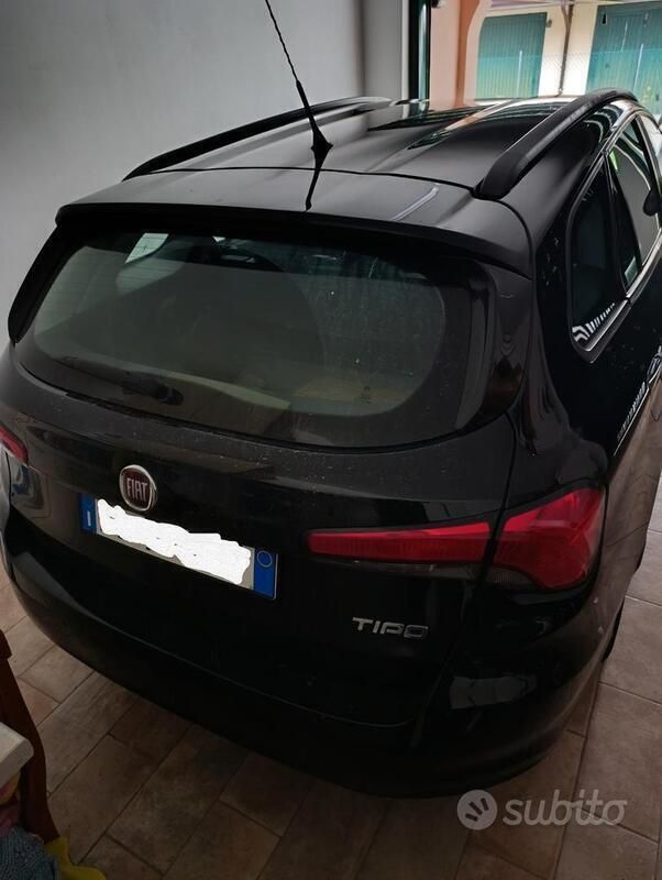 Usata Fiat Tipo Easy 120 CV (88 kW) 2017 Blu Station wagon