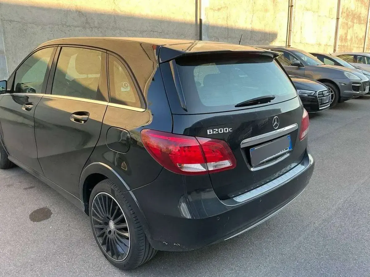 Usata Mercedes B200 Executive 156 CV (114 kW) 2017 Nero Utilitaria