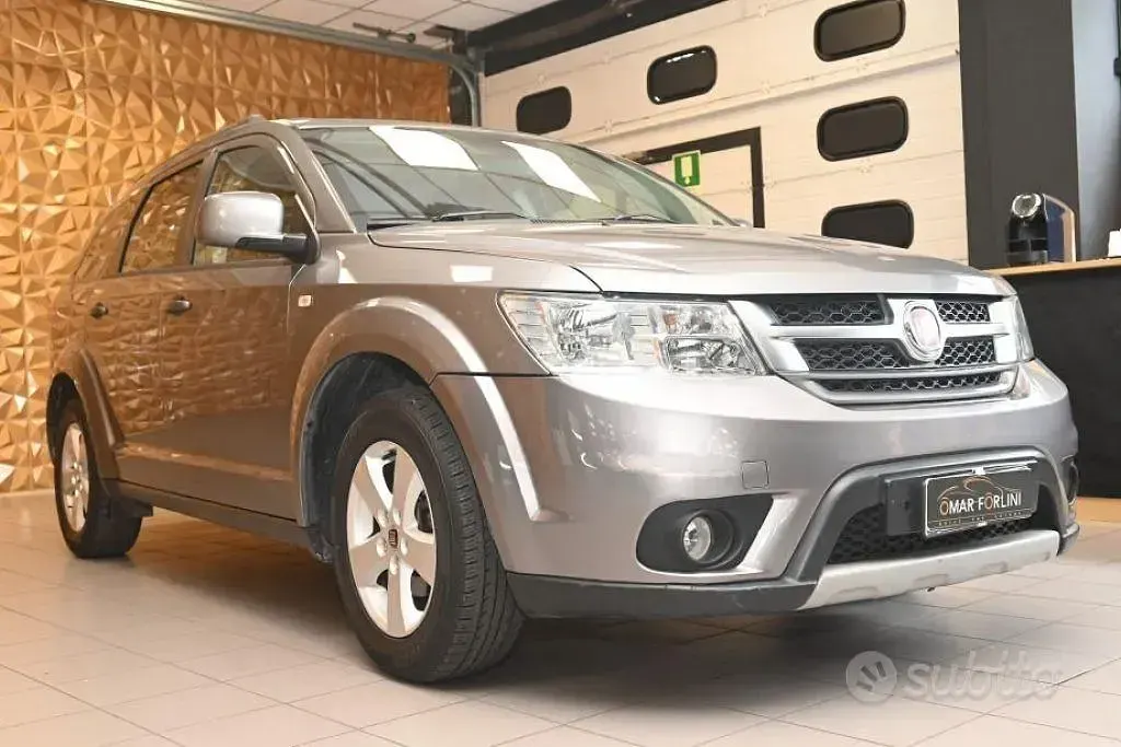 Usata Fiat Freemont Urban 170 CV (125 kW) 2011 Grigio SUV