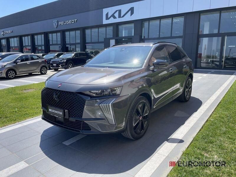 Grigio Usata 2023 DS Automobiles DS7 Crossback Performance SUV | 30.900 € (Cara) - Immagine 1/4