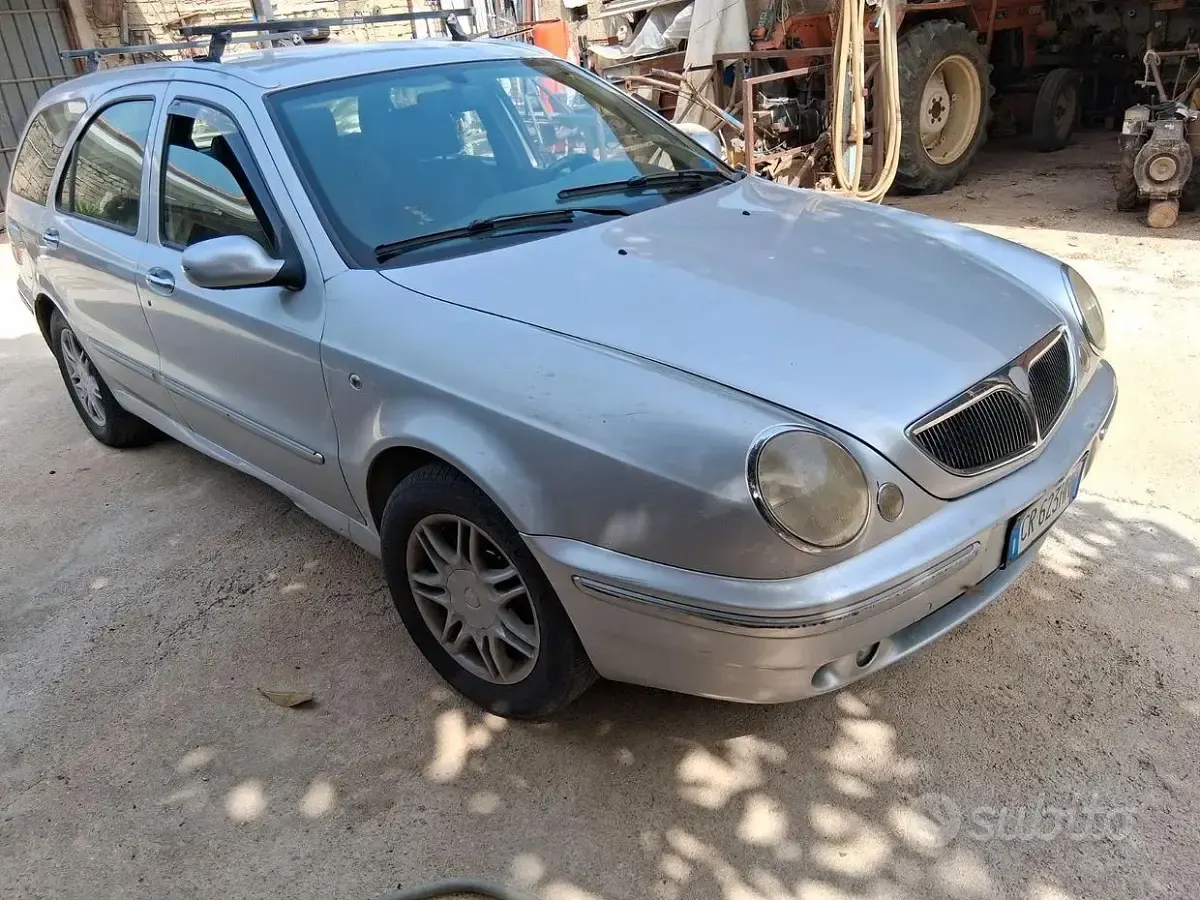 Usata Lancia Lybra 116 CV (85 kW) 2004 Grigio Station wagon
