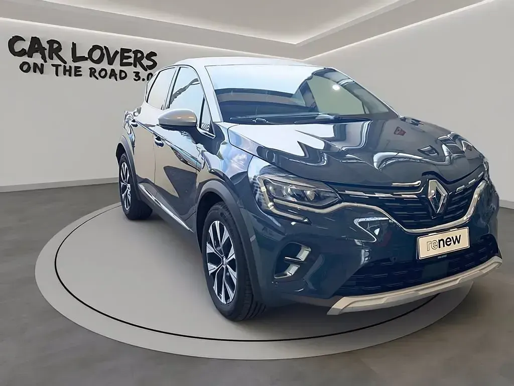 Usata Renault Captur Techno 101 CV (74 kW) 2023 Blu scuro SUV