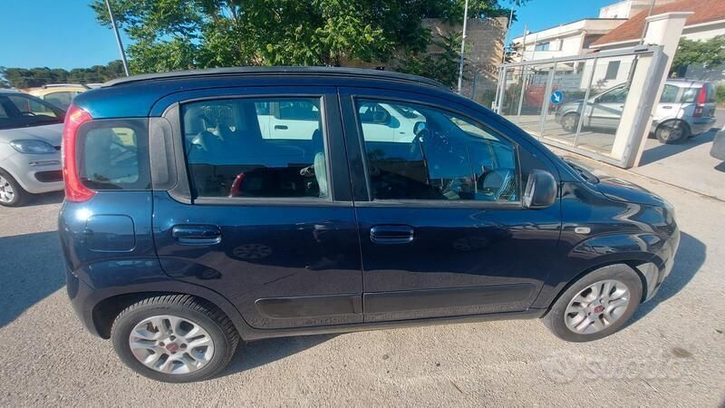 Usata Fiat Panda Lounge 69 CV (50 kW) 2013 Blu Utilitaria