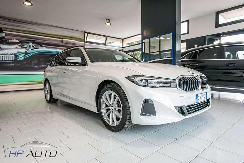 Bianco Usata 2022 BMW 320 Advantage Station wagon | 26.900 € (Ottimo prezzo) - Immagine 1/4