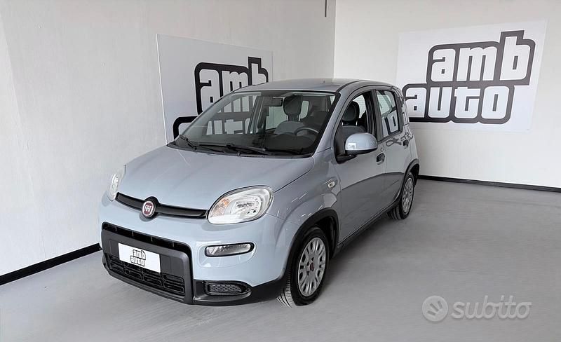 Grigio Usata 2023 Fiat Panda S Tre volumi | 9900 € (Buon prezzo) - Immagine 1/4
