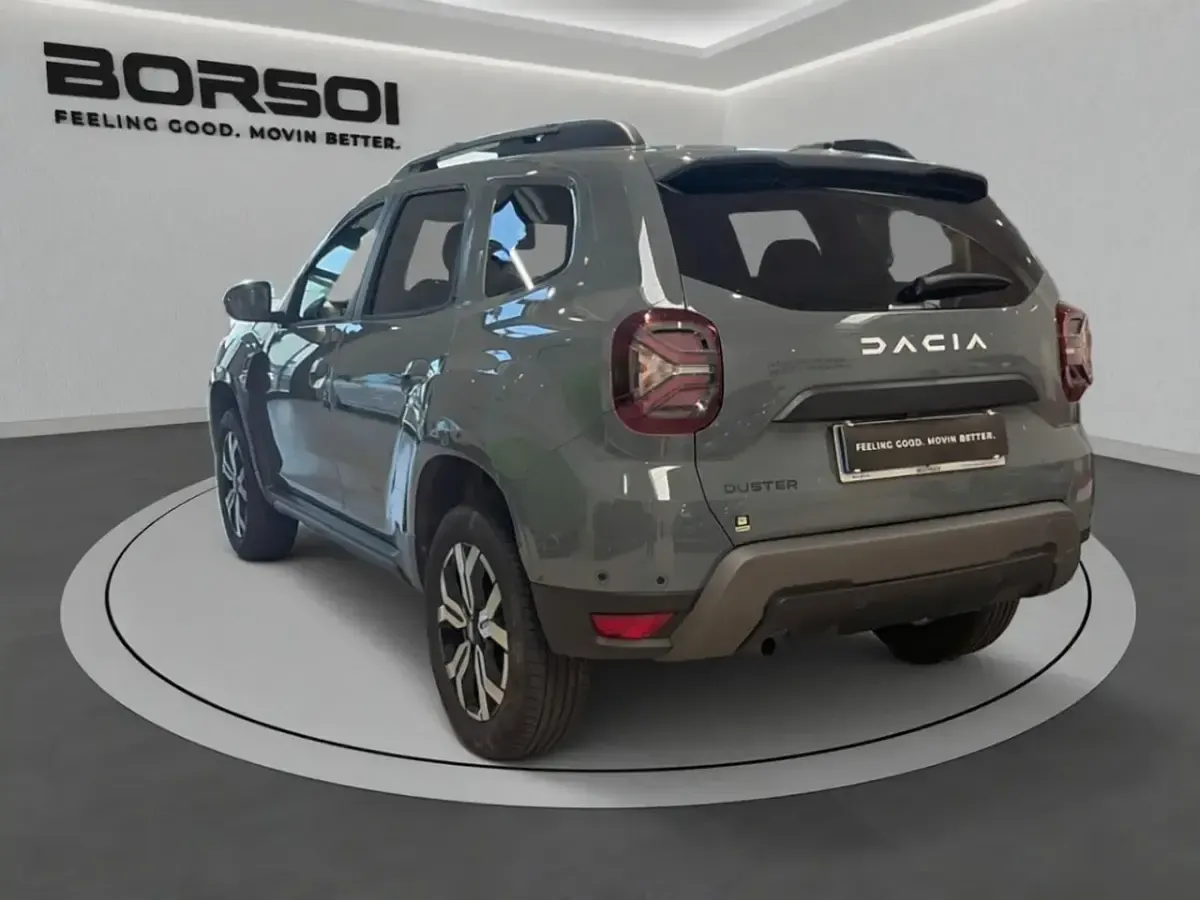 Usata Dacia Duster Journey 101 CV (74 kW) 2023 Grigio road  tinta opaca SUV