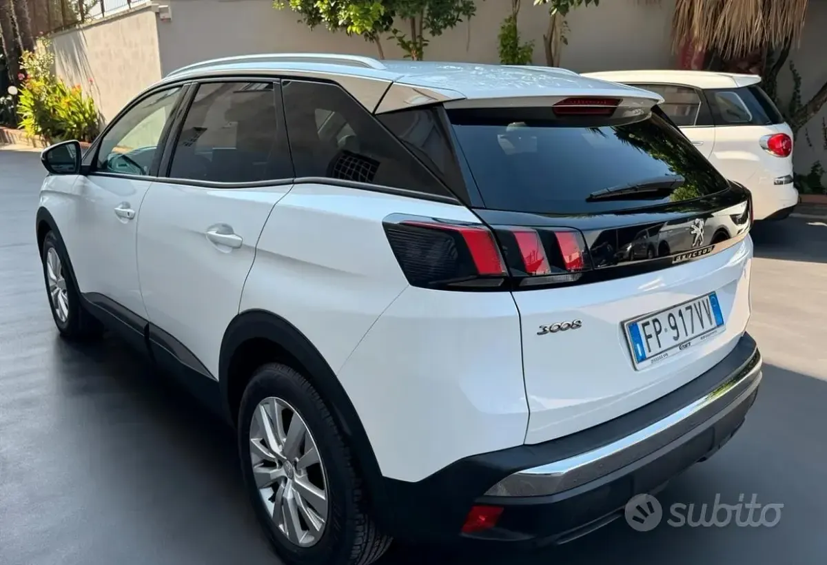Usata Peugeot 3008 Business-Line 120 CV (88 kW) 2018 Bianco SUV