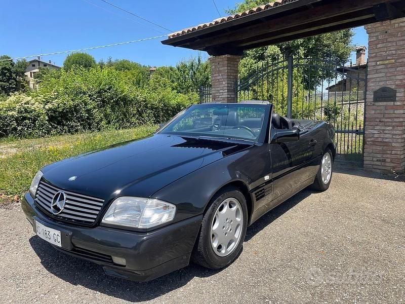Usata Mercedes SL300 231 CV (169 kW) 1992 Nero Cabrio