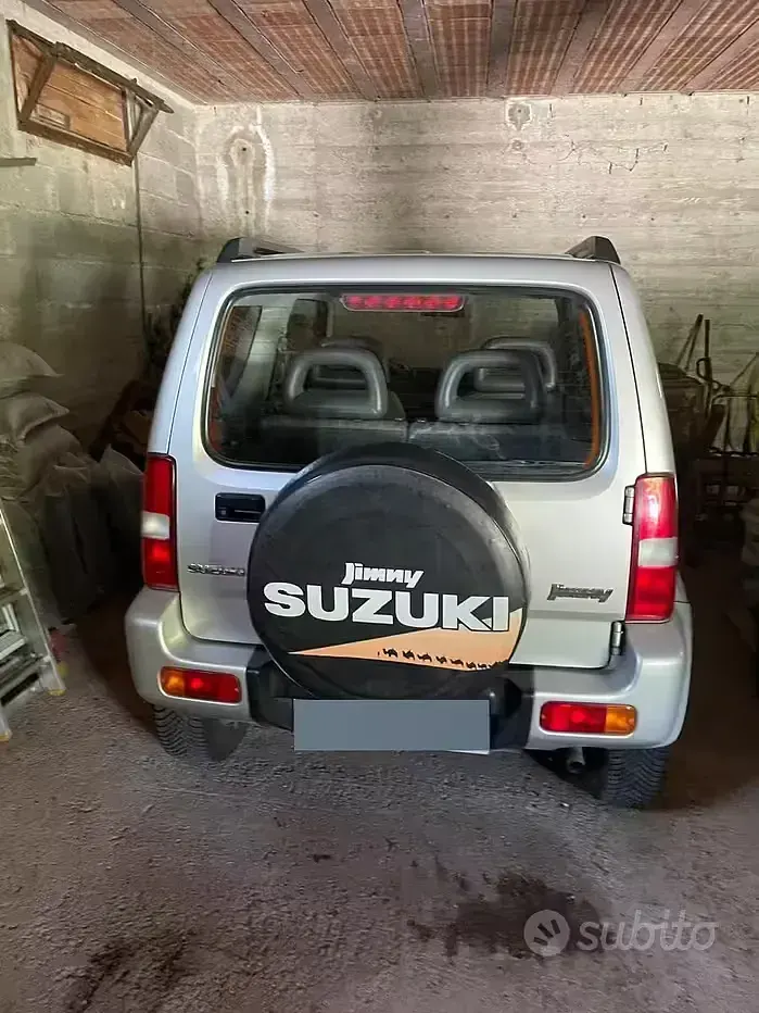Usata Suzuki Jimny 82 CV (60 kW) 2000 Grigio SUV