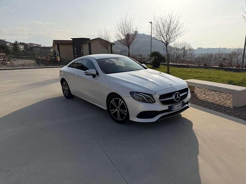 Usata Mercedes E220 Premium Plus 194 CV (142 kW) 2020 Coupé