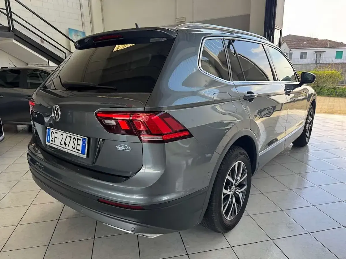 Usata VW Tiguan Allspace 150 CV (110 kW) 2021 Grigio SUV
