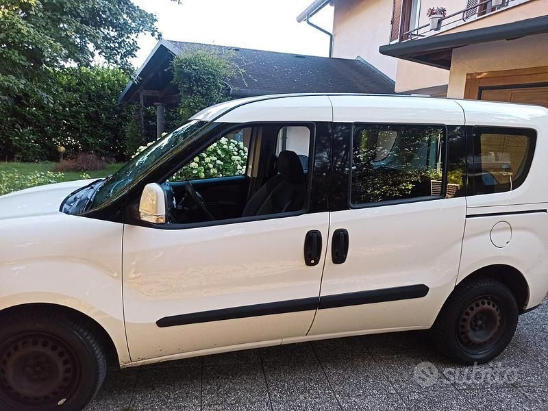 Usata Fiat Doblò Easy 95 CV (69 kW) 2016 Bianco Monovolume