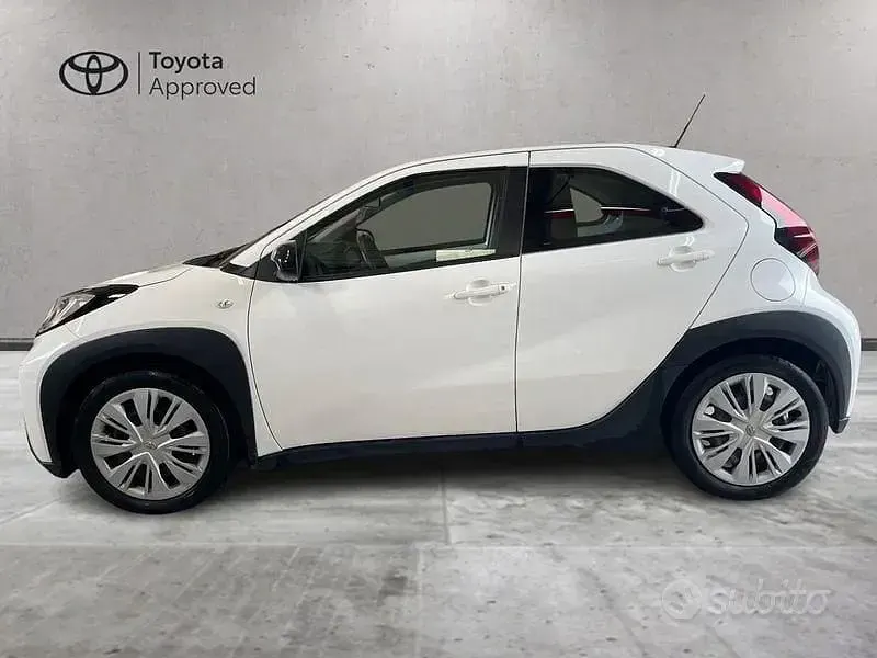 Usata Toyota Aygo X Active 72 CV (52 kW) 2022 Bianco SUV